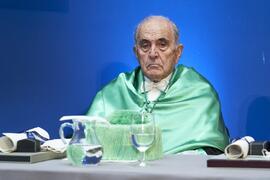 Luis Enrique de la Villa en su investidura como Doctor "Honoris Causa" por la Universidad de Málaga. Paraninfo. Octubre de 2024