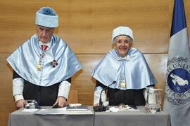 Antonio García Berrio y Pilar Palomo Vázquez en su investidura como "Doctores Honoris Causa" por la Facultad de Filosofía y Letras de la Universidad de Málaga. Edificio del Rectorado. Junio de 2024
