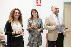 Cata de vino. Mesa redonda "Emprendimiento femenino en la gastronomía". Seminario "Emprende 21". Facultad de Ciencias Económicas y Empresariales. Octubre de 2016