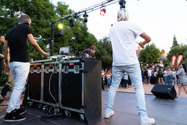 Actuación del grupo musical "Who Killed the DJ". Welcome to UMA. Bienvenida a los alumnos de intercambio internacional de la Universidad de Málaga. Jardín botánico. Octubre de 2019