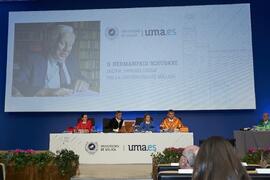 Intervención telemática de Hermanfrid Schubart en su investidura como Doctor "Honoris Causa" por la Universidad de Málaga. Paraninfo. Octubre de 2024