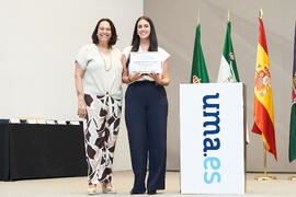Entrega del Premio Extraordinario al Mejor Trabajo Fin de Grado en Marketing e Investigación de Mercados a María del Pilar Herbella Narváez. Campus de Teatinos. Junio de 2025