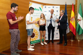 Entrega de galardón. Presentación de la "II Gala Solidaria de Medicina". Edificio del Rectorado. Julio de 2019