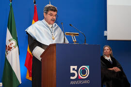 Gaspar Garrote Bernal. Entrega de la Medalla de Oro de la Universidad de Málaga a la Universidad de Córdoba y a la Universidad de Sevilla. Paraninfo. Junio de 2023