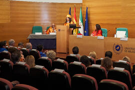 Intervención de Ana José Cisneros. Investidura de Jorge Martínez-Vázquez como Doctor "Honoris Causa" por la Universidad de Málaga. Edificio del Rectorado. Julio de 2025