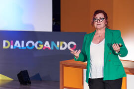 Conferencia "Dialogando" con Clara Grima. Escuela de Ingenierías Industriales de la Universidad de Málaga. Mayo de 2024