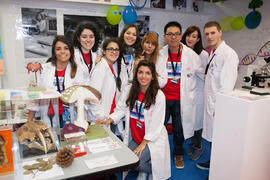 Estand de la Facultad de Ciencias. Jornadas de Puertas Abiertas de la Universidad de Málaga. Complejo Polideportivo Universitario. Abril de 2016