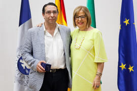 Retrato con la rectora en el homenaje a los jubilados y al personal que cumple 25 años de servici...