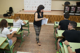 Examen en el aula Magna de la Facultad de Económicas y Empresariales. Olimpiada Española de Economía, Fase Nacional. Málaga. Junio de 2015