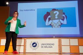 Conferencia "Dialogando" con Clara Grima. Escuela de Ingenierías Industriales de la Universidad de Málaga. Mayo de 2024