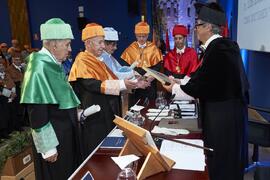 Investidura de Hermanfrid Schubart, Alejandro Portes y Luis Enrique de la Villa como Doctores "Honoris Causa" por la Universidad de Málaga. Paraninfo. Octubre de 2024