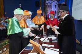 Investidura de Hermanfrid Schubart, Alejandro Portes y Luis Enrique de la Villa como Doctores "Honoris Causa" por la Universidad de Málaga. Paraninfo. Octubre de 2024