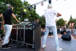 Actuación del grupo musical "Who Killed the DJ". Welcome to UMA. Bienvenida a los alumnos de intercambio internacional de la Universidad de Málaga. Jardín botánico. Octubre de 2019