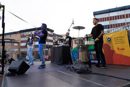 Actuación del grupo musical "Who Killed the DJ". Welcome to UMA. Bienvenida a los alumnos de intercambio internacional de la Universidad de Málaga. Jardín botánico. Octubre de 2019
